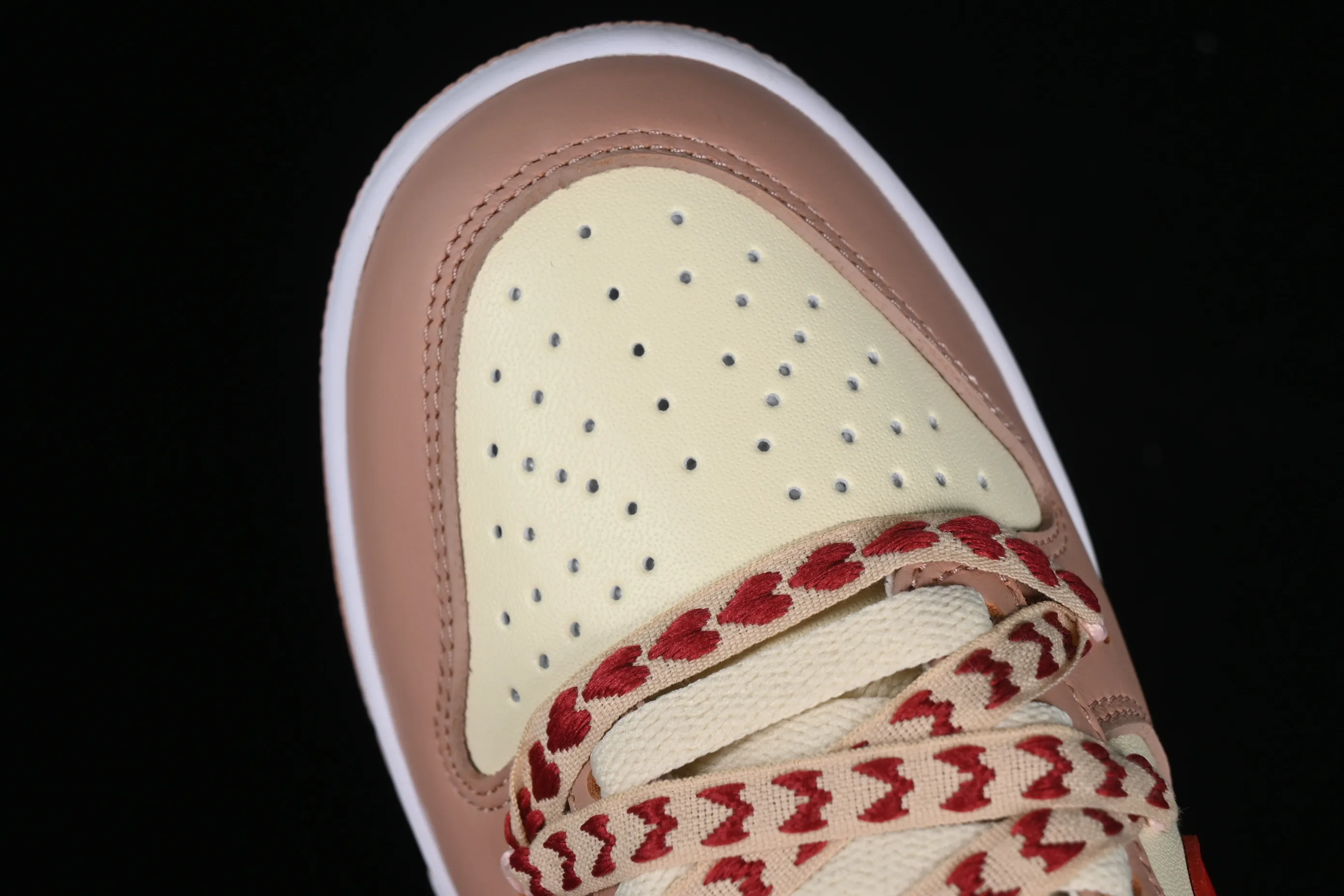 All Categories Nk SB Dunk Series Nk SB Dunk Low Low-top sneakers Nk Dunk Low Christmas gift Strawberry cake SB strappy low-top casual sneakers DD1503-118